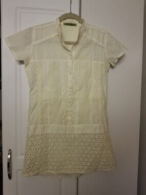 👙🌲Henny short sleeved pearl button down tunic top with eyelet embroidery